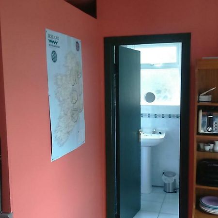 Cosy Lakeside Cottage John'S Hollow Headford Bagian luar foto